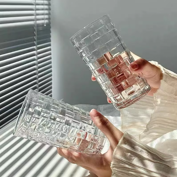 Knitted-style cup