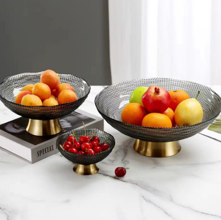 Elegant Noble Glass Fruit Bowl